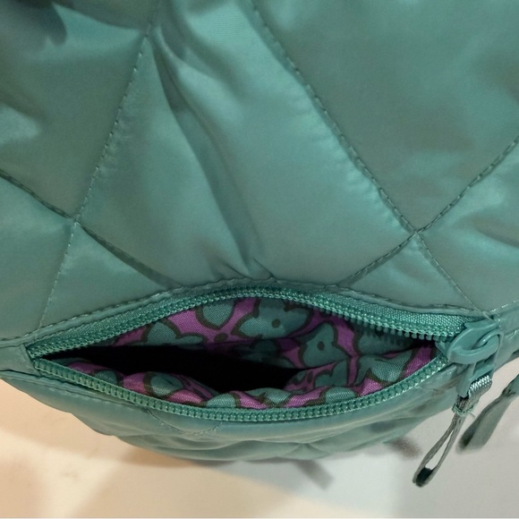 Vera Bradley Ultralight Essential Sling
Backpack Beryl Green - Picture 7 of 7
